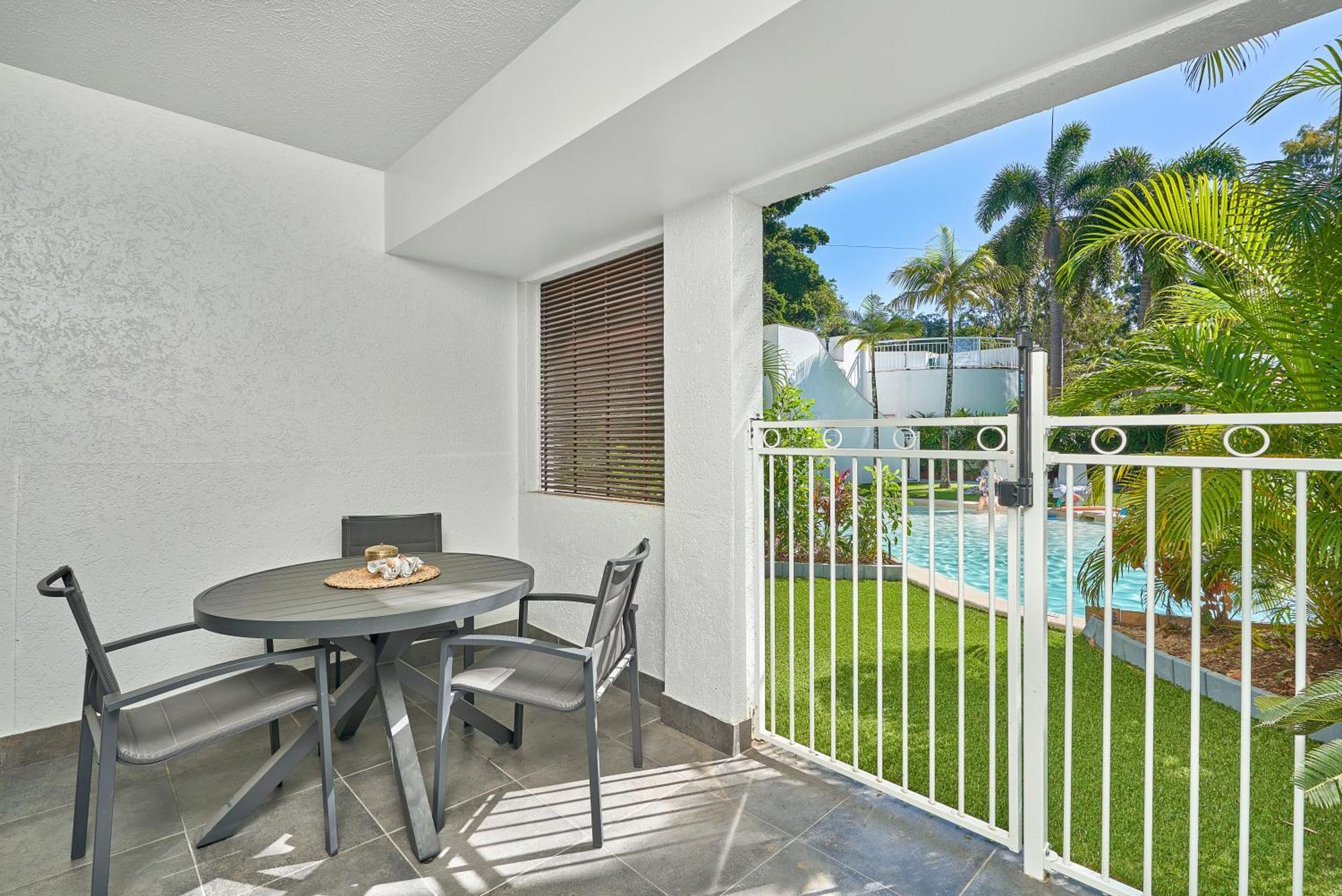 Alassio Apartments With Direct Pool Access Palm Cove Cameră foto