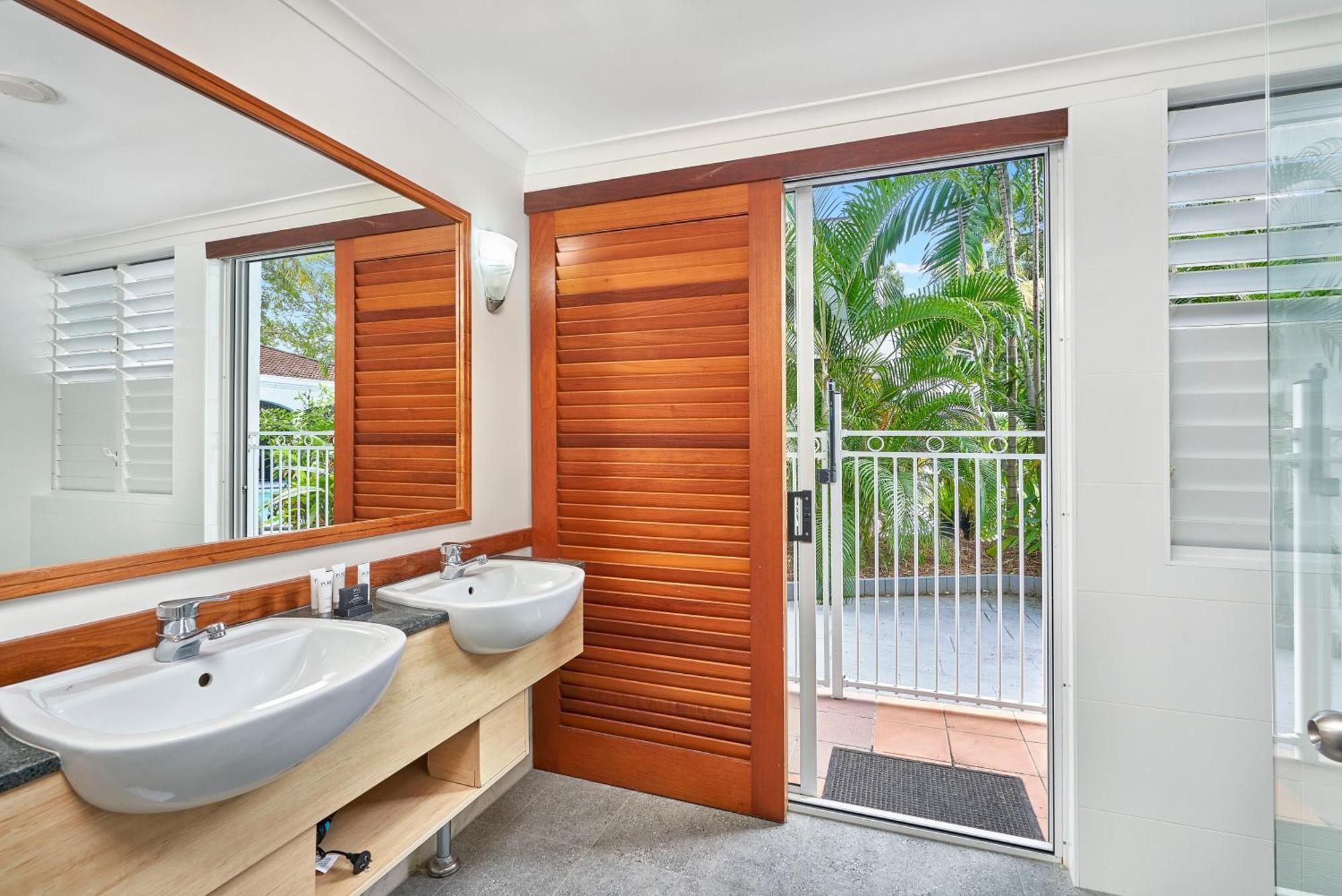 Alassio Apartments With Direct Pool Access Palm Cove Cameră foto