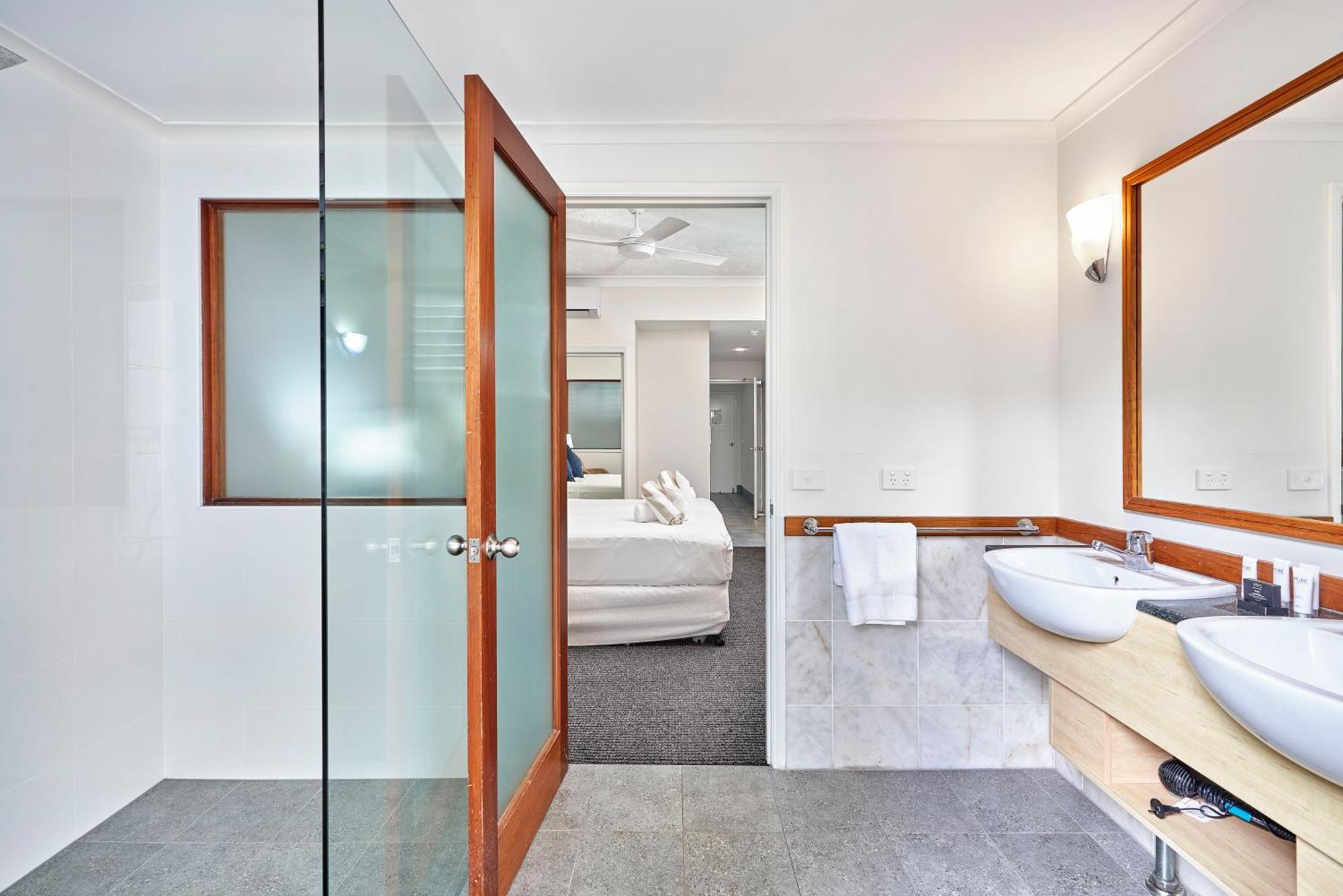 Alassio Apartments With Direct Pool Access Palm Cove Cameră foto
