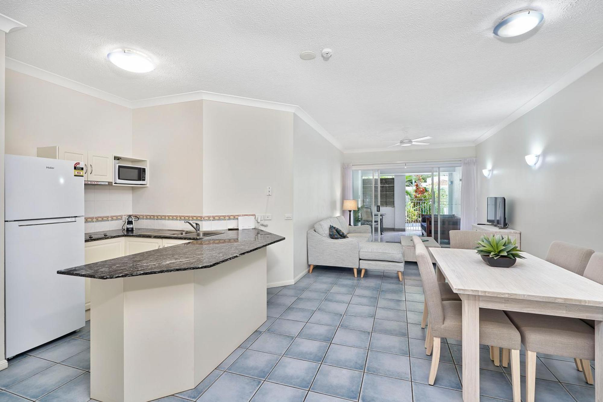 Alassio Apartments With Direct Pool Access Palm Cove Cameră foto